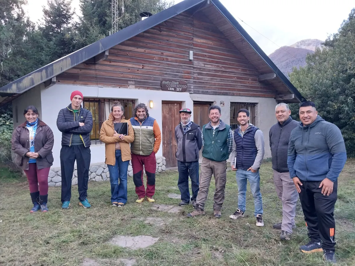Participantes de las prácticas de radio en Villa La Angostura